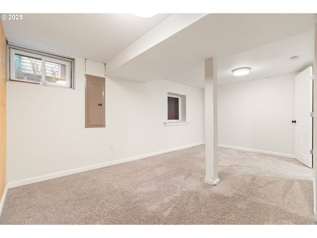 2834 Se 78TH Ave, Portland, OR 97206