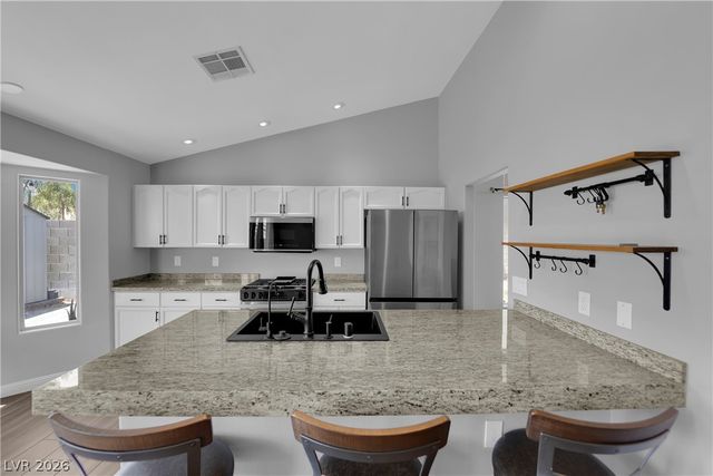 7729 White Grass Avenue, Las Vegas, NV 89131