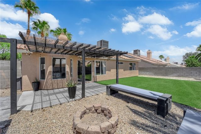 7729 White Grass Avenue, Las Vegas, NV 89131