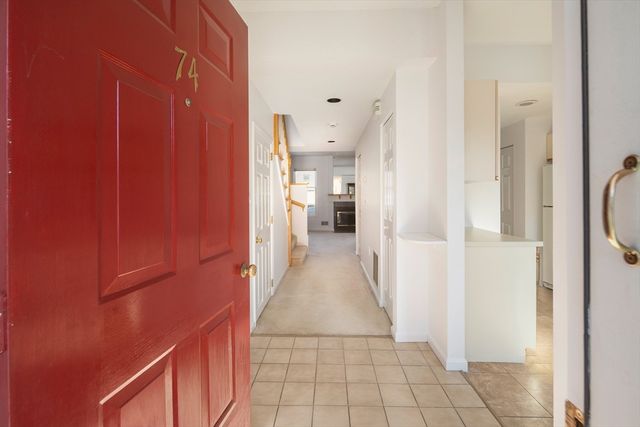 74 Hammond Place 74, Woburn, MA 01801