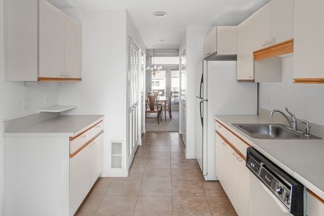 74 Hammond Place 74, Woburn, MA 01801