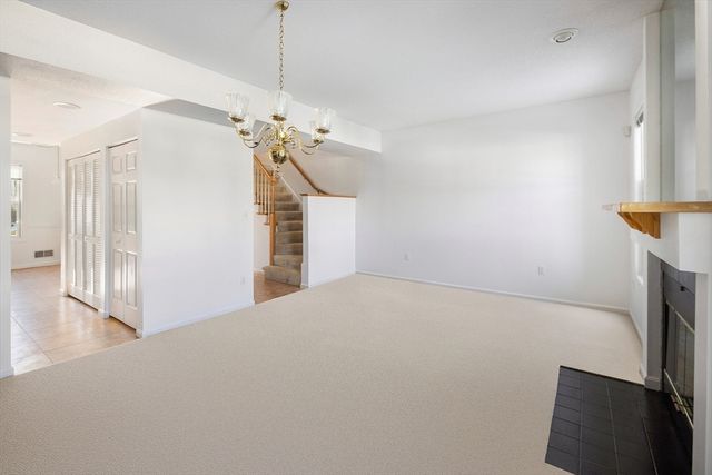 74 Hammond Place 74, Woburn, MA 01801