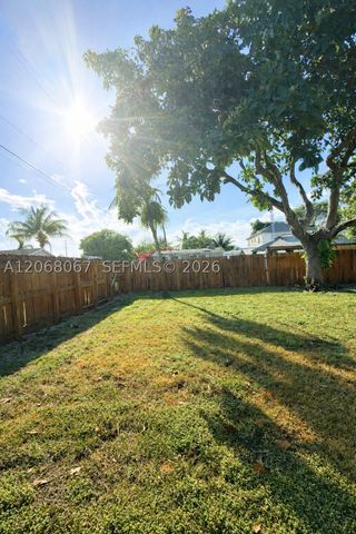 2330 Scott St, Hollywood, FL 33020
