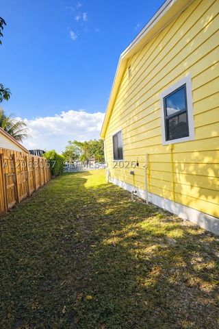 2330 Scott St, Hollywood, FL 33020