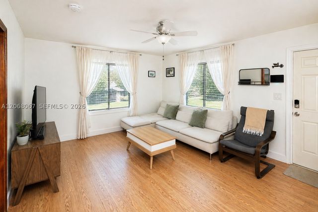 2330 Scott St, Hollywood, FL 33020