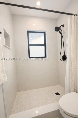 2330 Scott St, Hollywood, FL 33020