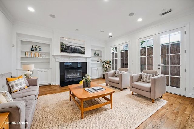 3234 Pemberton Circle Drive, Houston, TX 77025
