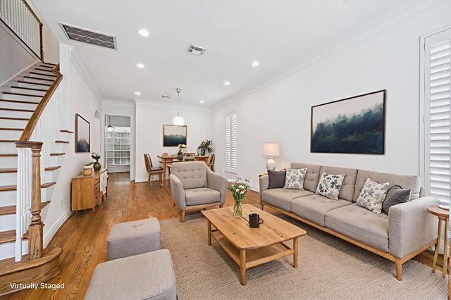 3234 Pemberton Circle Drive, Houston, TX 77025