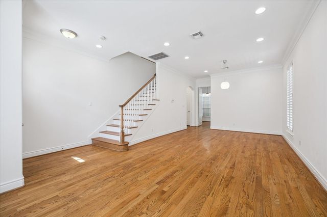 3234 Pemberton Circle Drive, Houston, TX 77025
