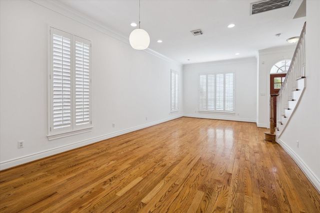 3234 Pemberton Circle Drive, Houston, TX 77025
