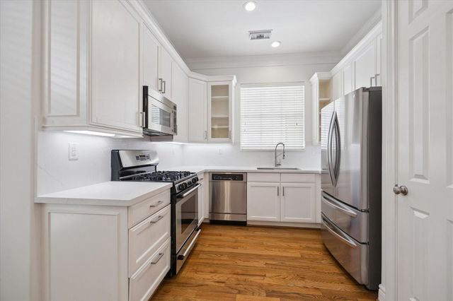3234 Pemberton Circle Drive, Houston, TX 77025