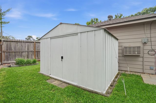 15810 Echo Lodge Drive, Houston, TX 77095