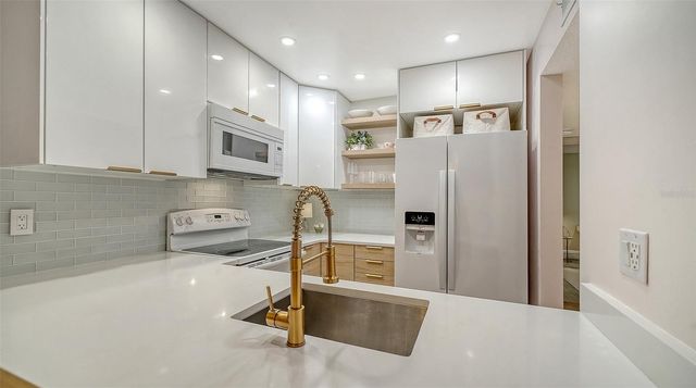 740 WHITE PINE TREE ROAD 205, Venice, FL 34285