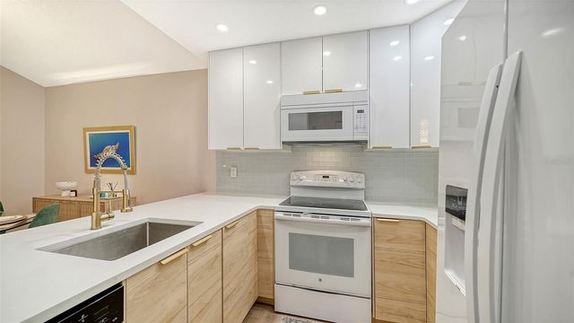 740 WHITE PINE TREE ROAD 205, Venice, FL 34285