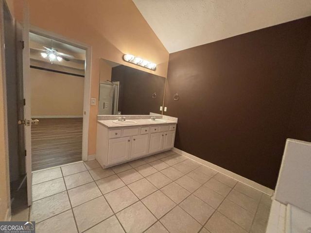 498 Shadowmoore Drive, Riverdale, GA 30274