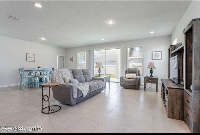 2792 Pinwherry Street NW, Palm Bay, FL 32907