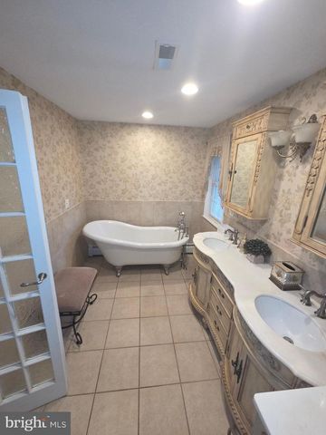 235 PINE RD, Hammonton, NJ 08037