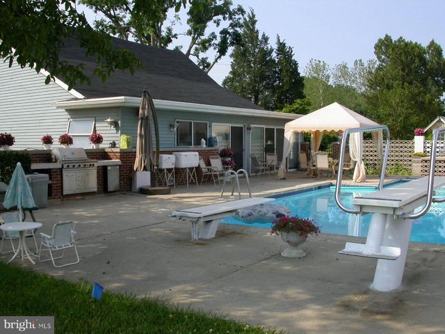 235 PINE RD, Hammonton, NJ 08037