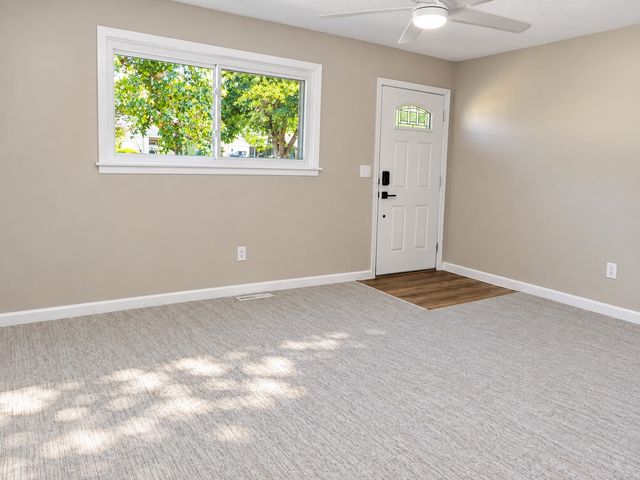 1737 S Fern Ave, Wichita, KS 67213