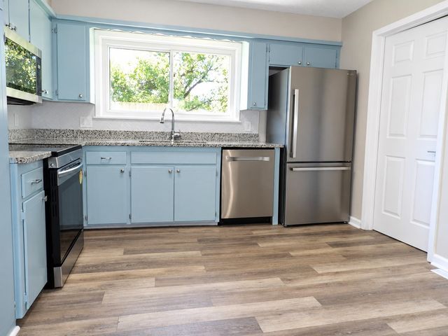 1737 S Fern Ave, Wichita, KS 67213