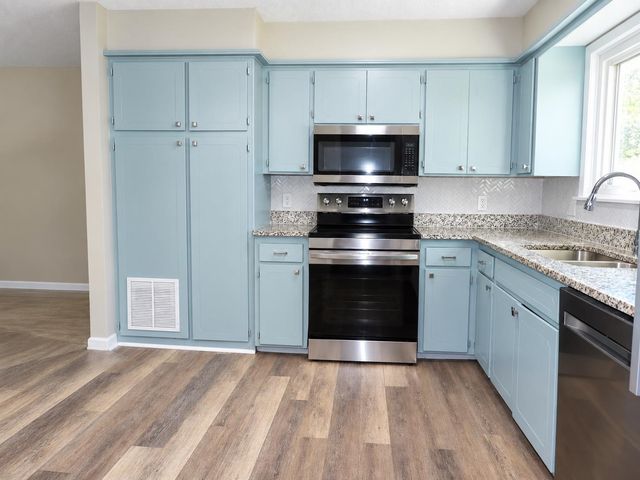 1737 S Fern Ave, Wichita, KS 67213