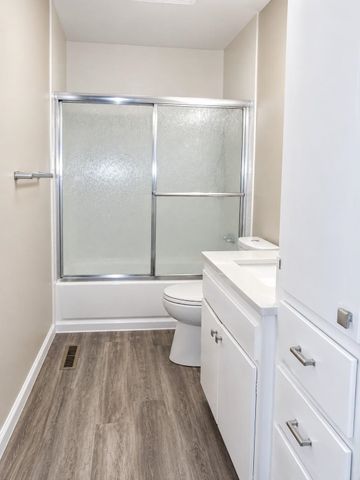 1737 S Fern Ave, Wichita, KS 67213