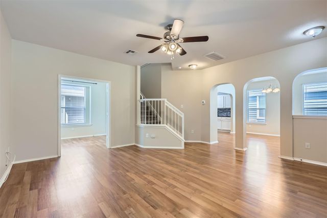 909 E Park ST, Cedar Park, TX 78613