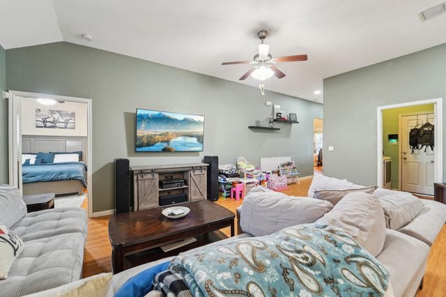 18452 Sunrise Maple Drive, Montgomery, TX 77316