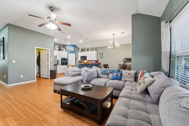 18452 Sunrise Maple Drive, Montgomery, TX 77316