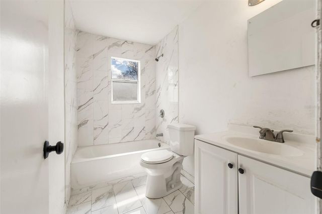 1911 SE 14TH AVENUE, Gainesville, FL 32641