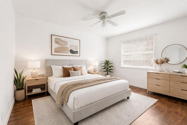 1911 SE 14TH AVENUE, Gainesville, FL 32641