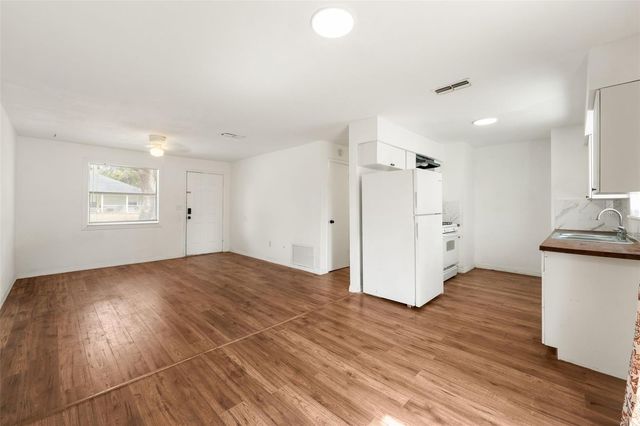 1911 SE 14TH AVENUE, Gainesville, FL 32641