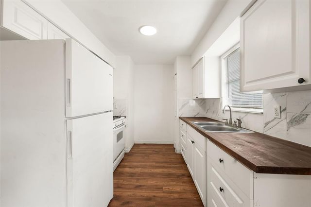 1911 SE 14TH AVENUE, Gainesville, FL 32641