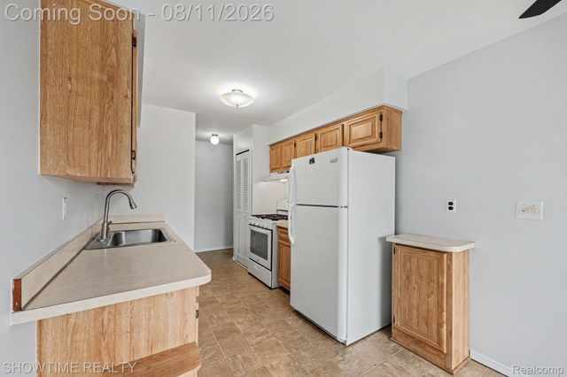 39415 OLD DOMINION Drive, Clinton Charter Township, MI 48038