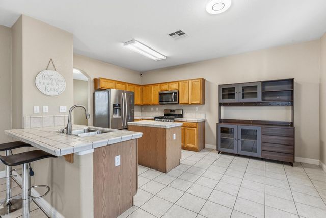 4504 Helens Oaks Cir, Stockton, CA 95210