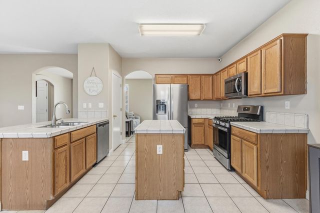 4504 Helens Oaks Cir, Stockton, CA 95210