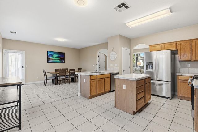 4504 Helens Oaks Cir, Stockton, CA 95210