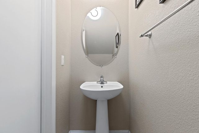 4504 Helens Oaks Cir, Stockton, CA 95210