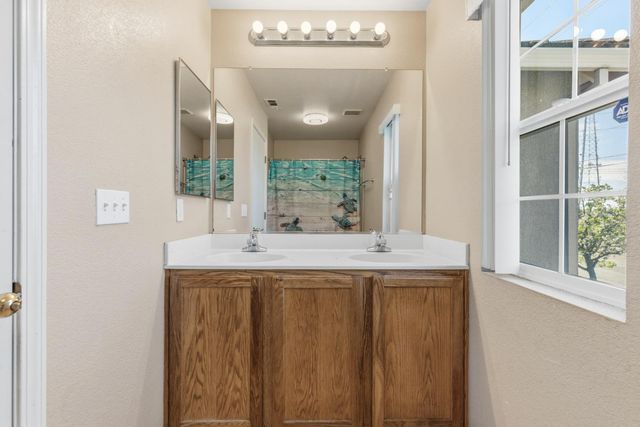 4504 Helens Oaks Cir, Stockton, CA 95210