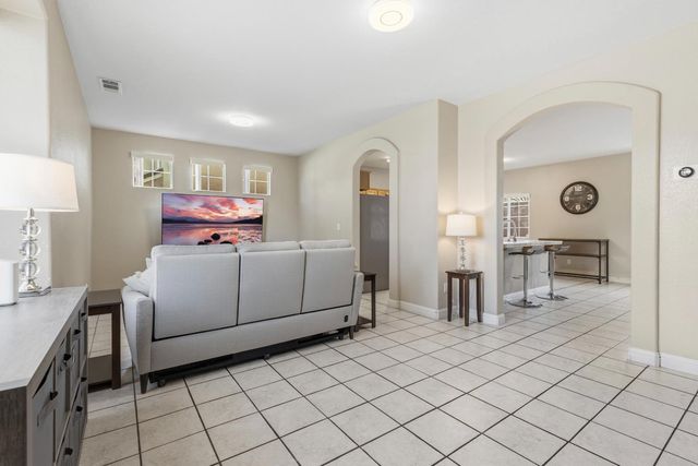 4504 Helens Oaks Cir, Stockton, CA 95210