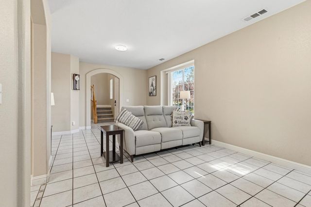 4504 Helens Oaks Cir, Stockton, CA 95210