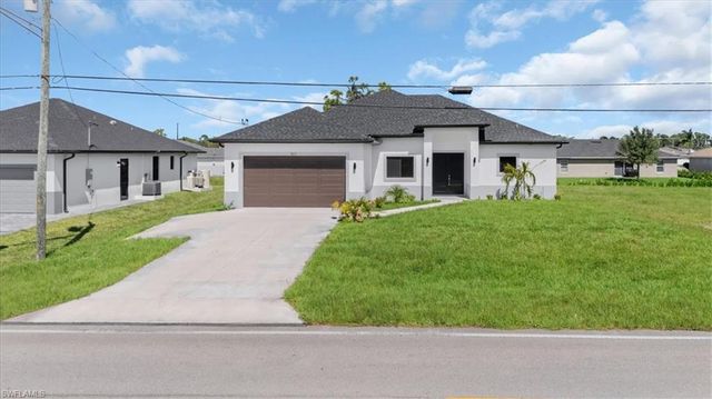 817 Jacaranda PKWY E, Cape Coral, FL 33909