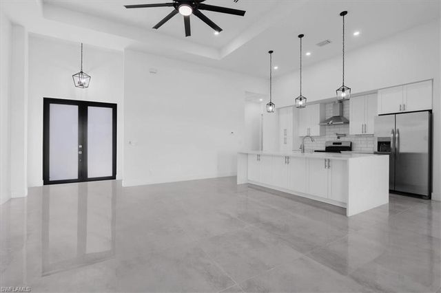 817 Jacaranda PKWY E, Cape Coral, FL 33909