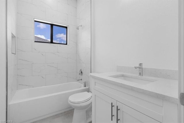 817 Jacaranda PKWY E, Cape Coral, FL 33909