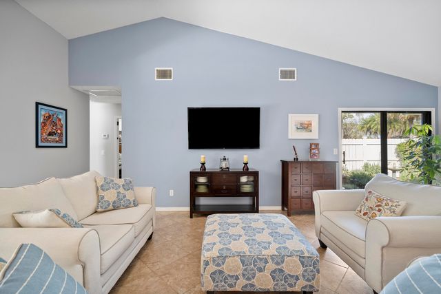 1022 SW Tiburon Way, Palm City, FL 34990