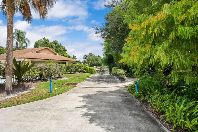 1022 SW Tiburon Way, Palm City, FL 34990