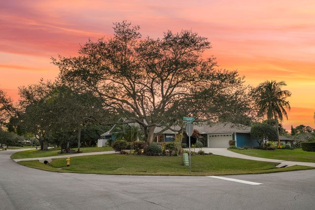 1022 SW Tiburon Way, Palm City, FL 34990