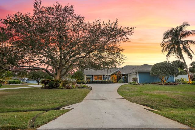 1022 SW Tiburon Way, Palm City, FL 34990