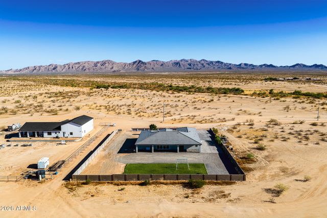 23532 W Jomax Road, Wittmann, AZ 85361