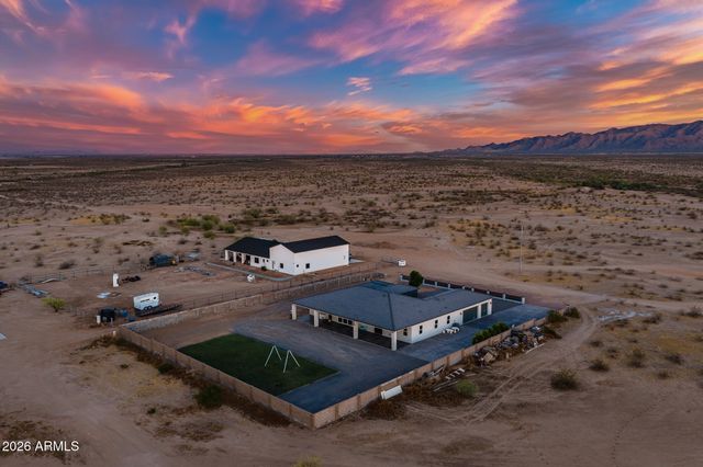 23532 W Jomax Road, Wittmann, AZ 85361